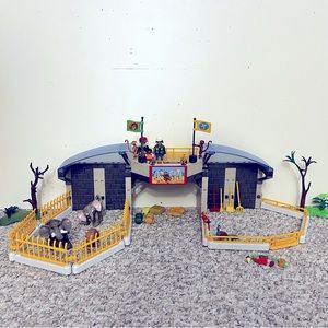 Playmobil zoo set in EUC